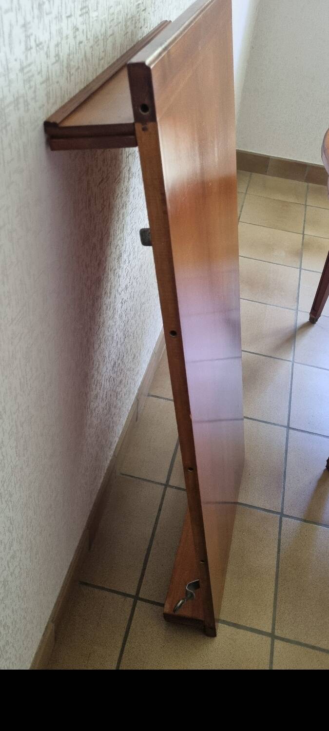 Dining room table with its 2 extensions