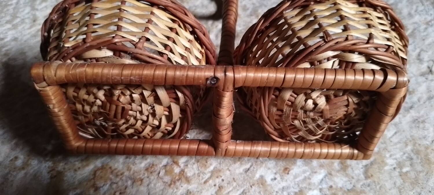 Small vintage wicker double basket