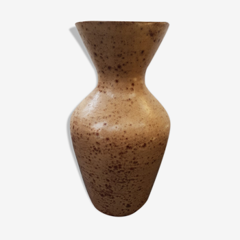 Old etruscan vase ceramic