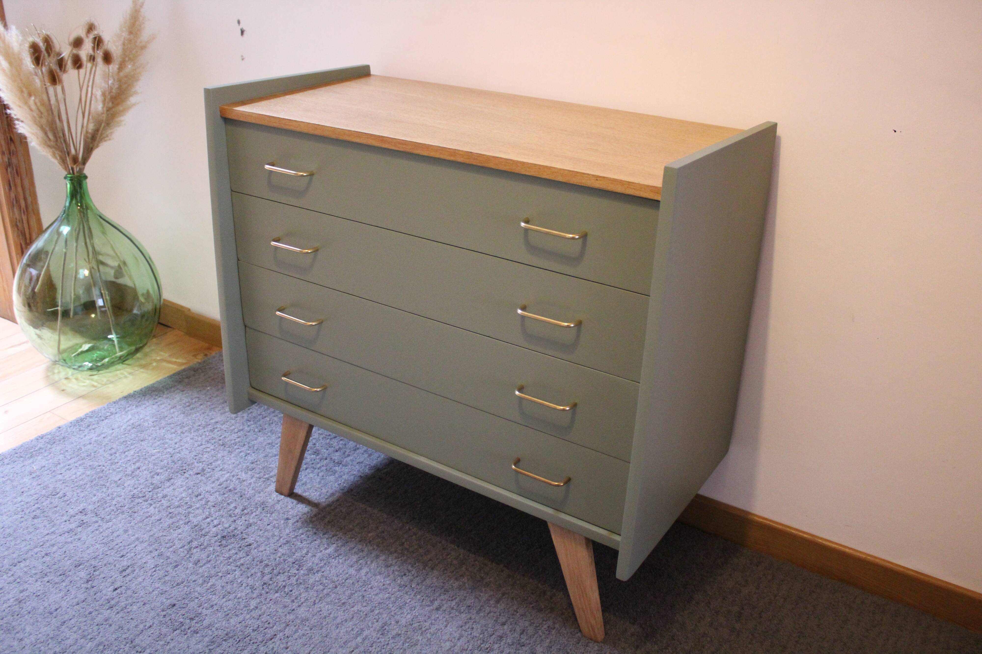 Vintage chest of drawers