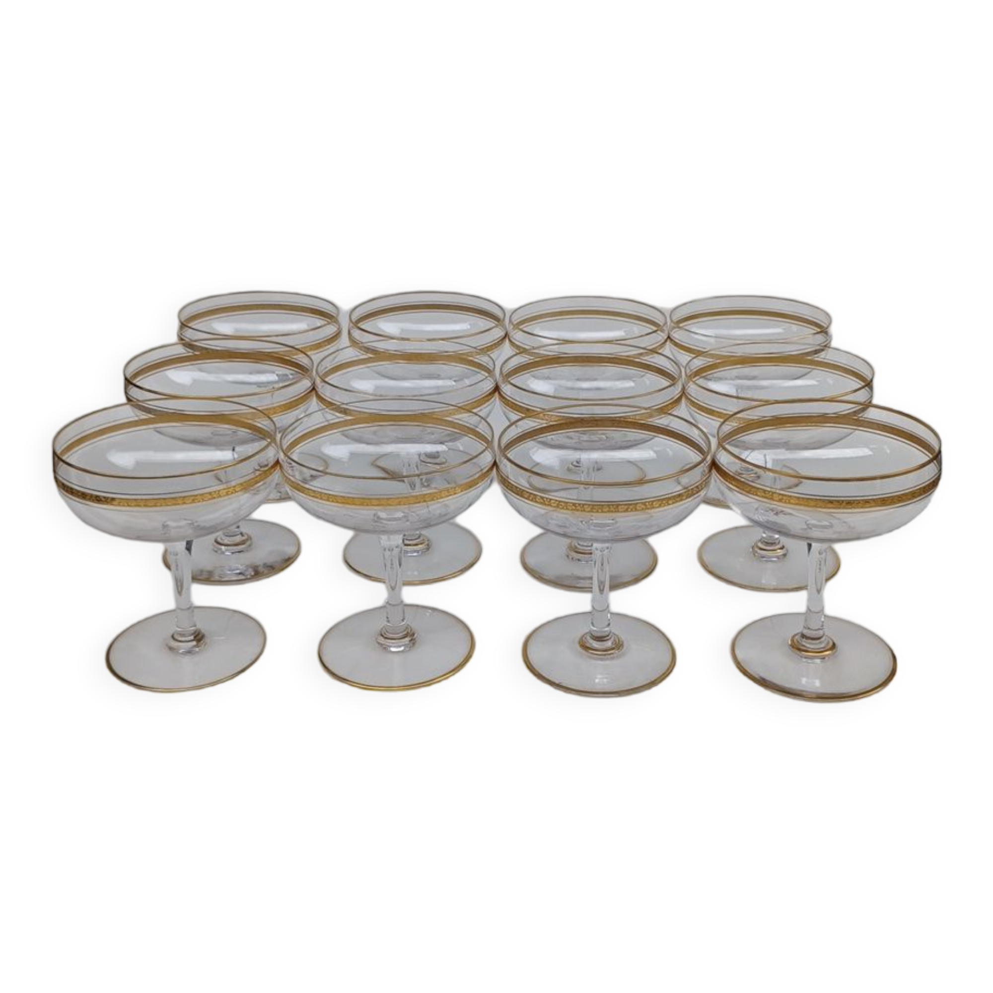 12 coupes à Champagne en cristal de Baccarat, Vers 1870-1880.