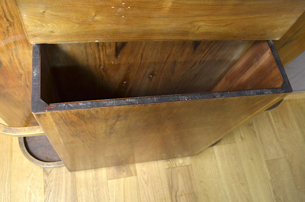 Art-deco cloakroom in walnut 1930/1940