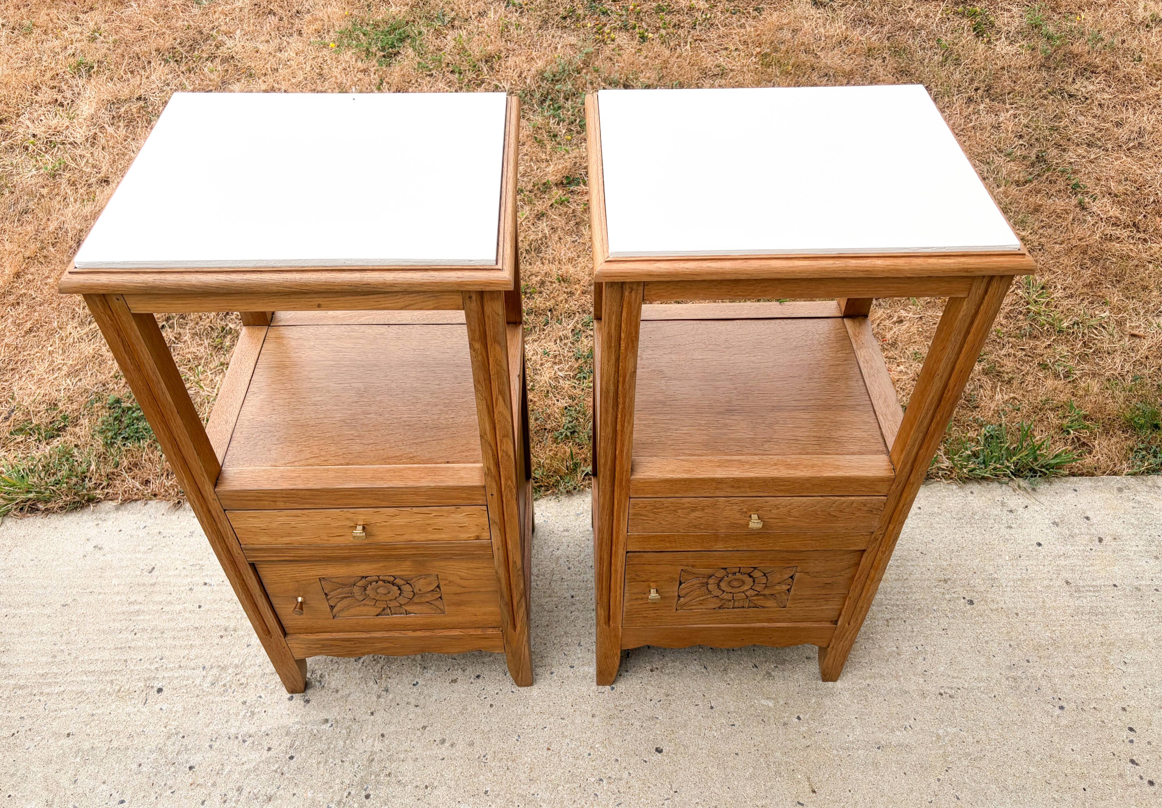 Art Deco pair of bedside tables in oak, 1930s.