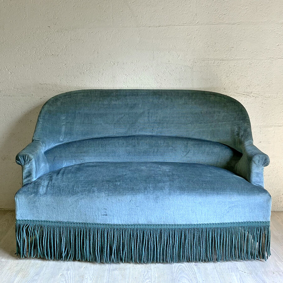 Bench Blue Velvet Toad