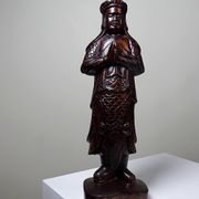 Asian statuette, popular art in carved monoxyle wood, vintage 1930-1960.