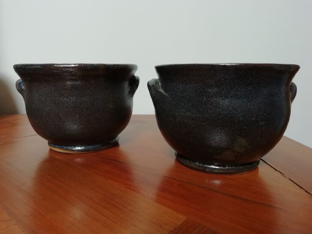Set of 2 ceramic pots