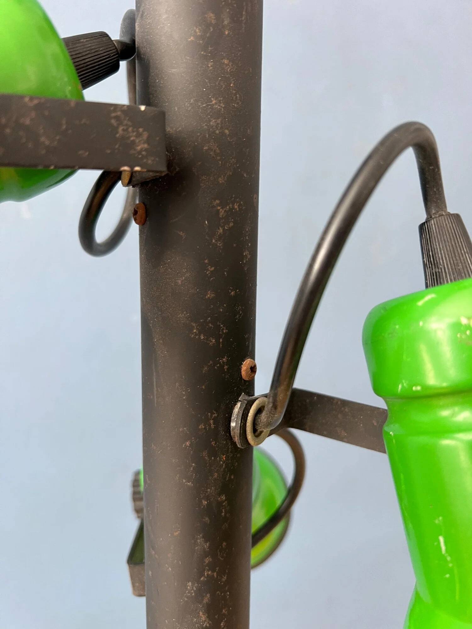 Vintage rod ceiling light with three green spotlights