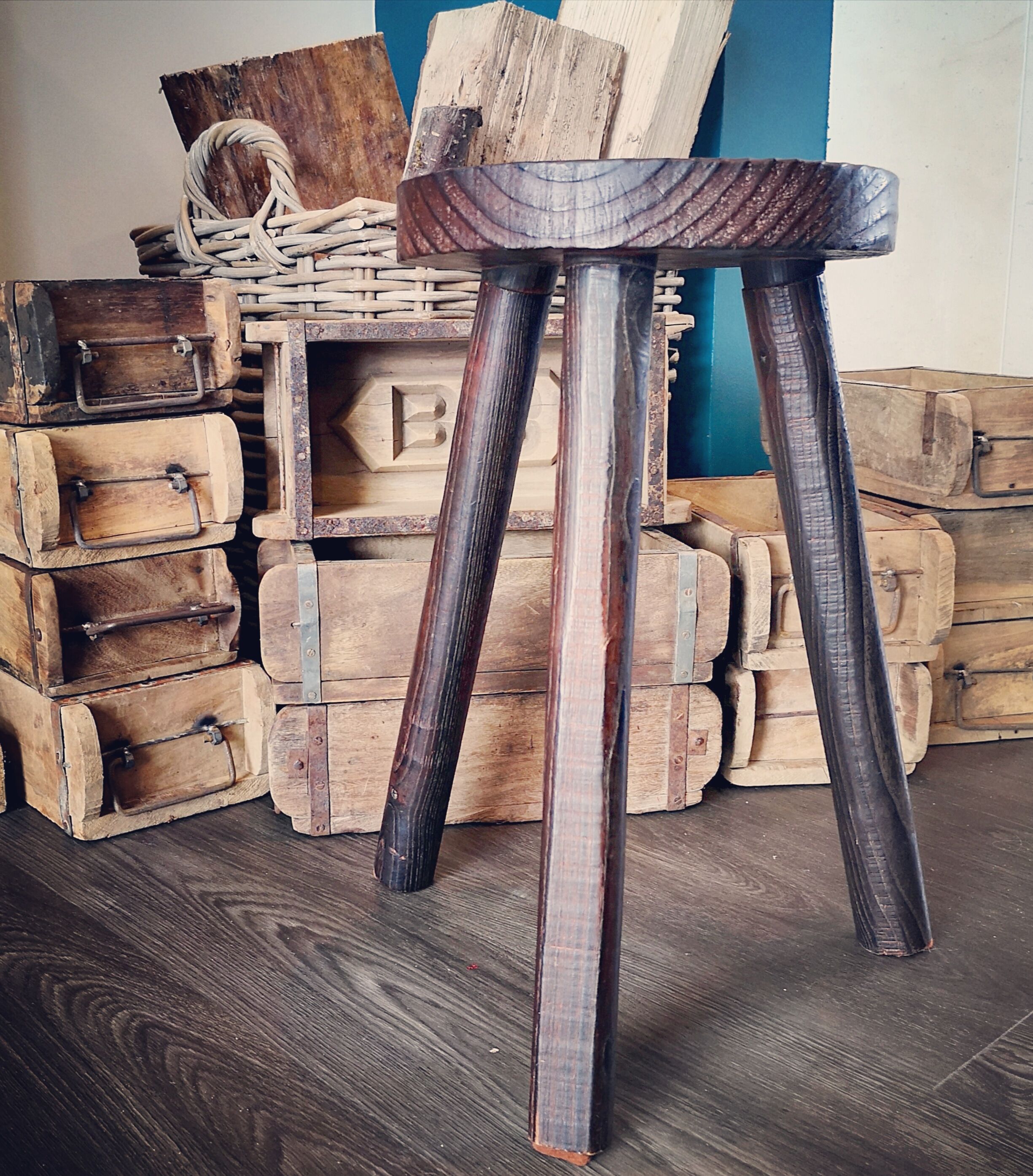 Tripod tabouret