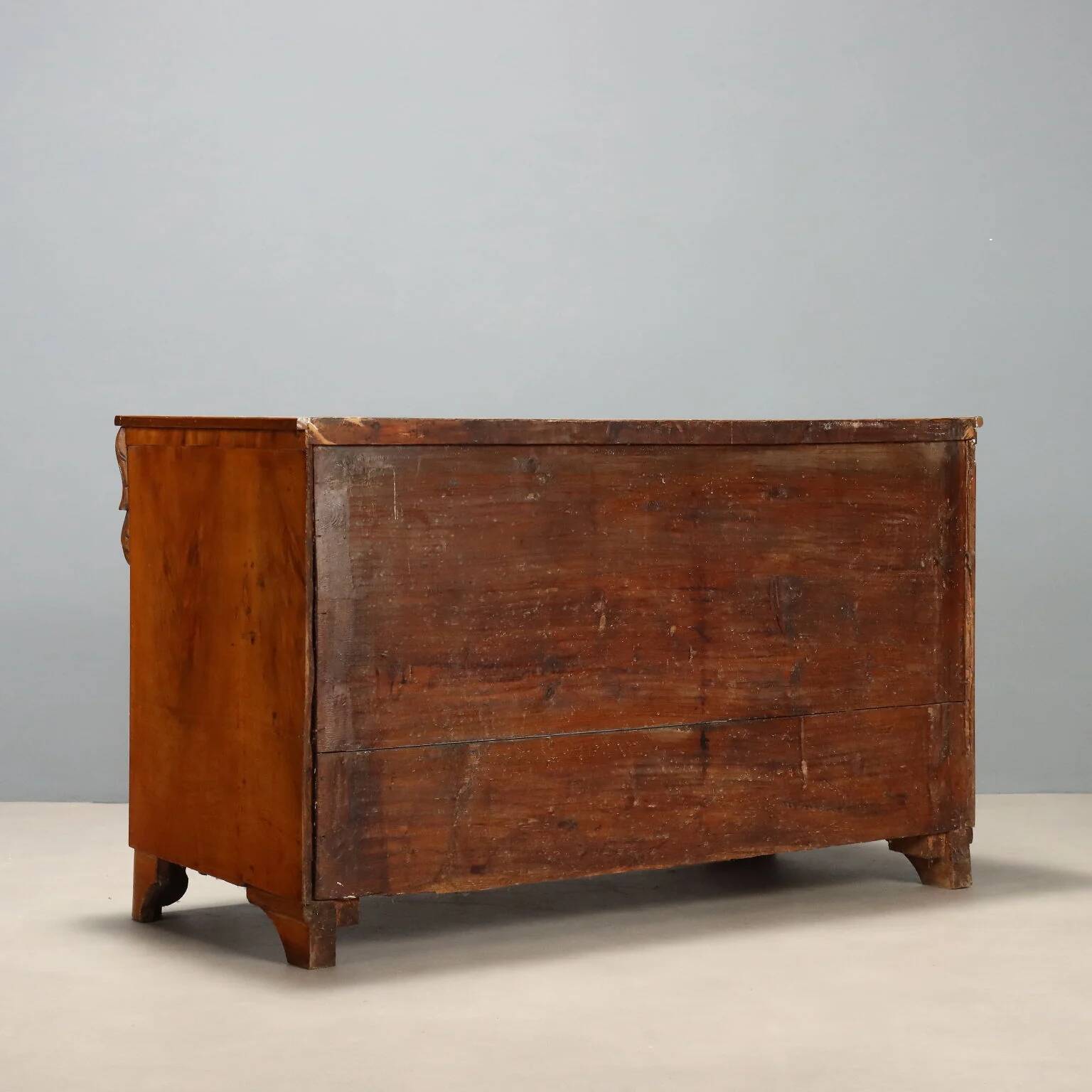 Walnut commode with central marquetry - Early 20th century