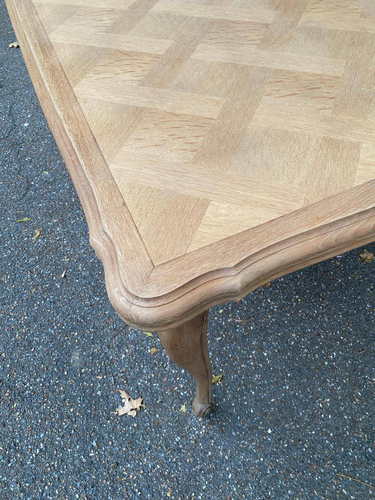 Louis XV extendable dining table, 20th century, renovated in solid oak, 245cm