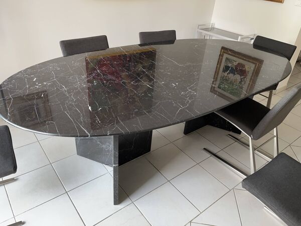 Table design ovale en marbre 10 p