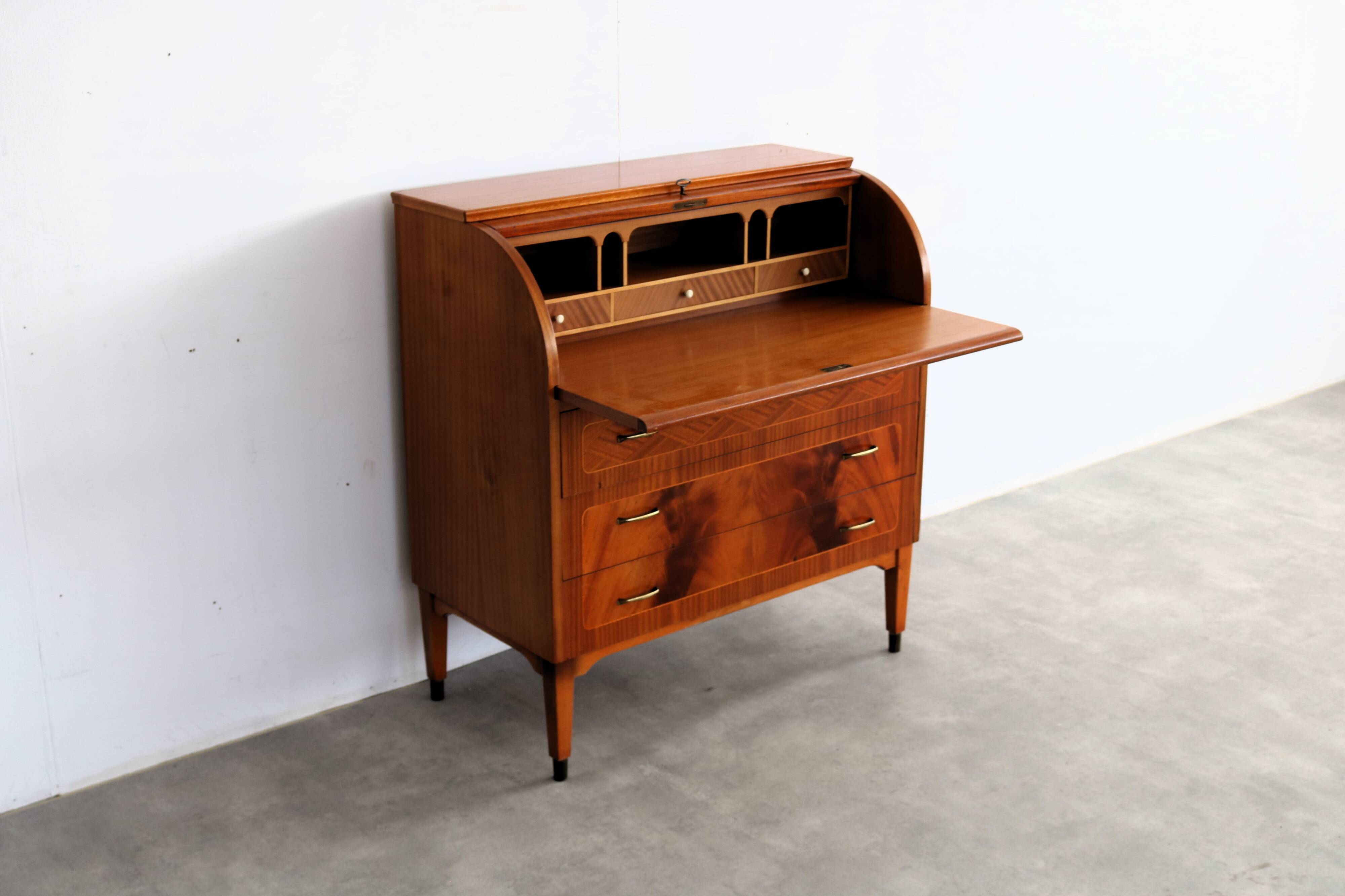 Vintage secretary | broderna | 60s | sweden