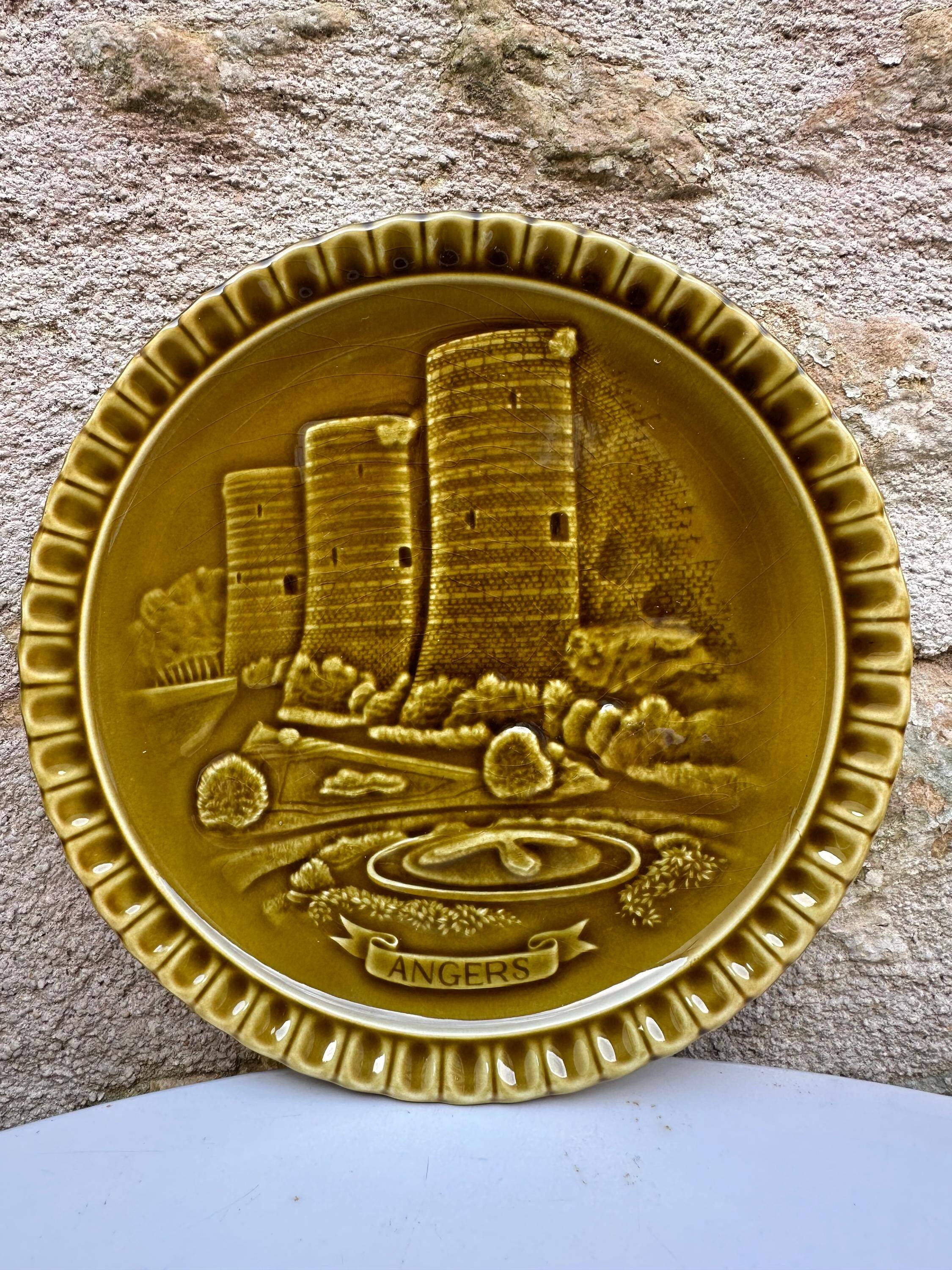 Gien France Plates Loire Castles - Set of 8
