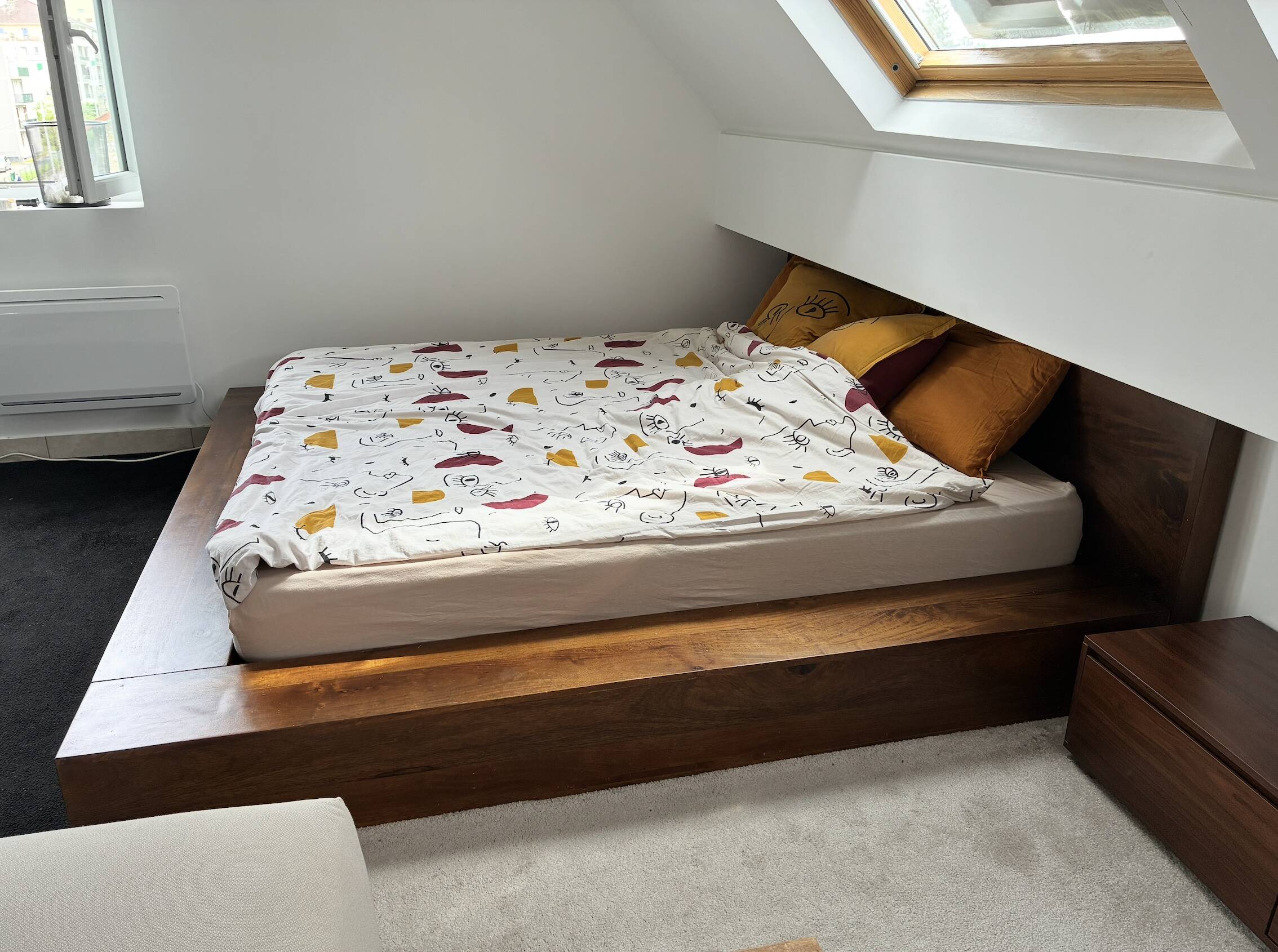 Solid wood bed