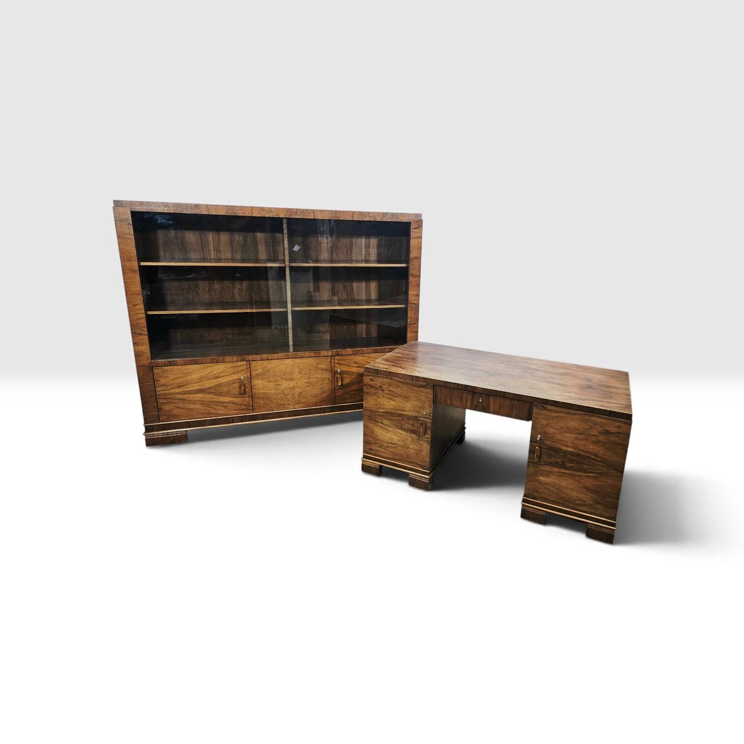 Ensemble de bureau exécutif monumental / Art Déco / Noyer / Années 1940.