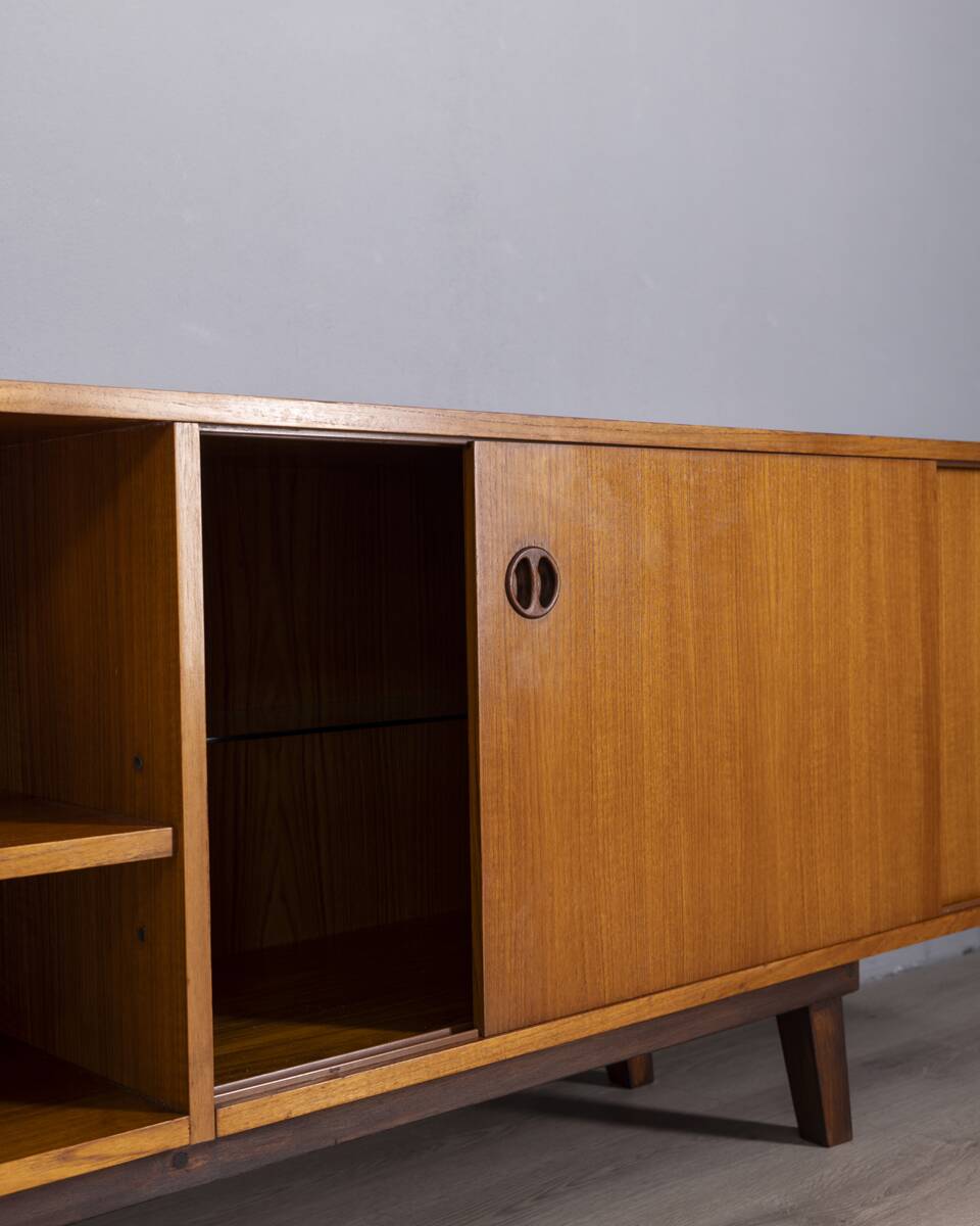 Vintage 1960s Italian-design teak wood sideboard