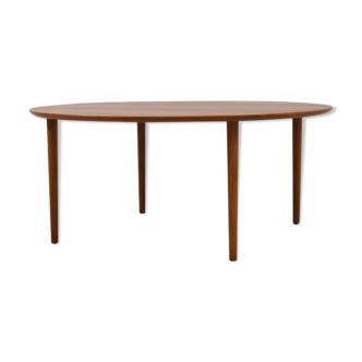 Lovely round coffee table from Denmark, 1950’s.