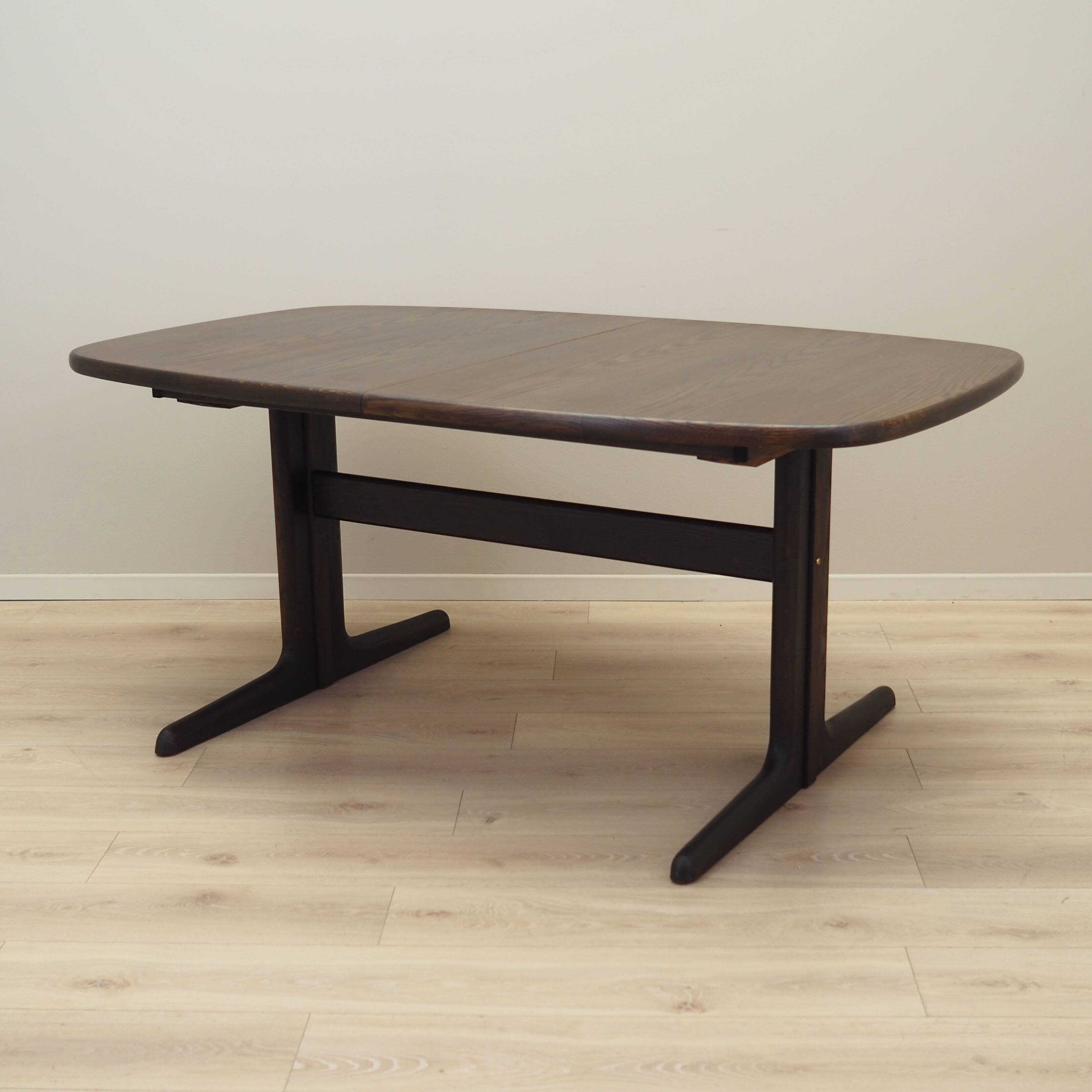Oak table, Danish design, 1970s, manufacturer: Skovby