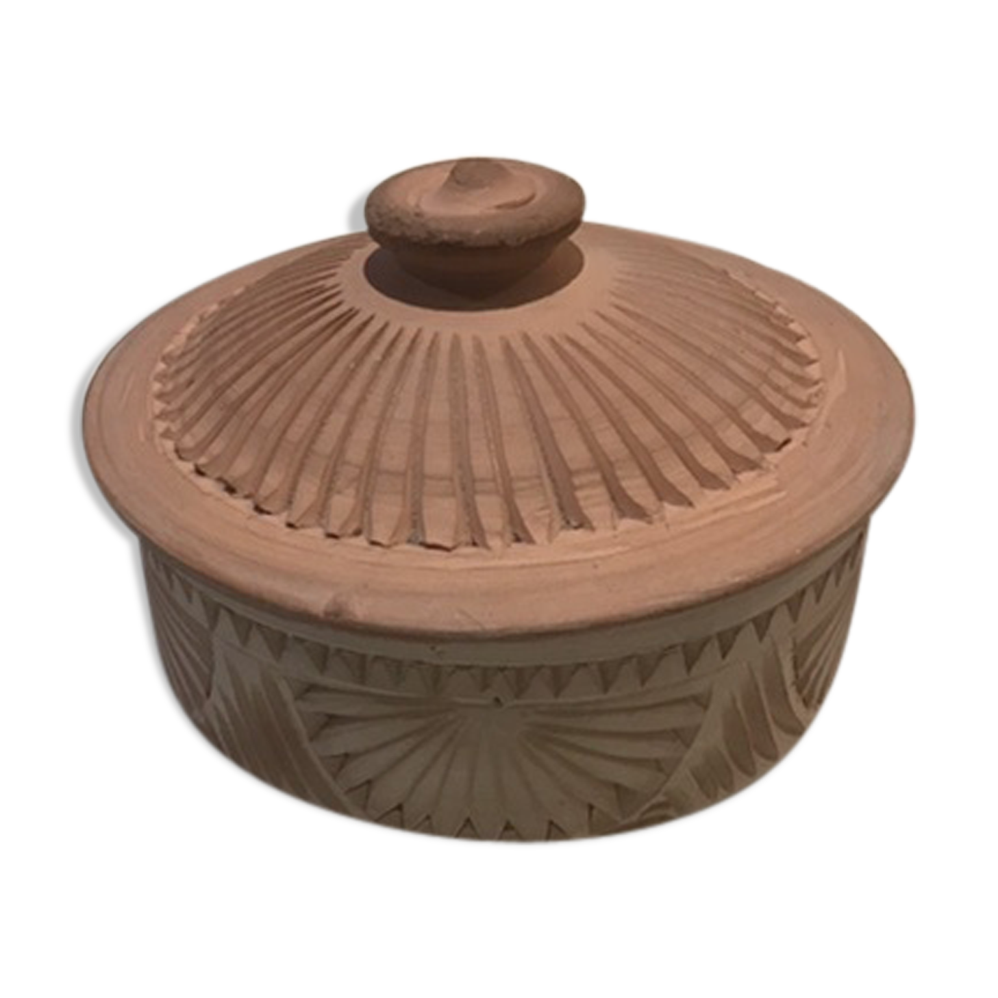 Chiseled terracotta box