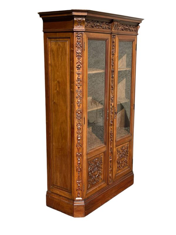 Bibliothèque ou Vitrine en Noyer Style Renaissance