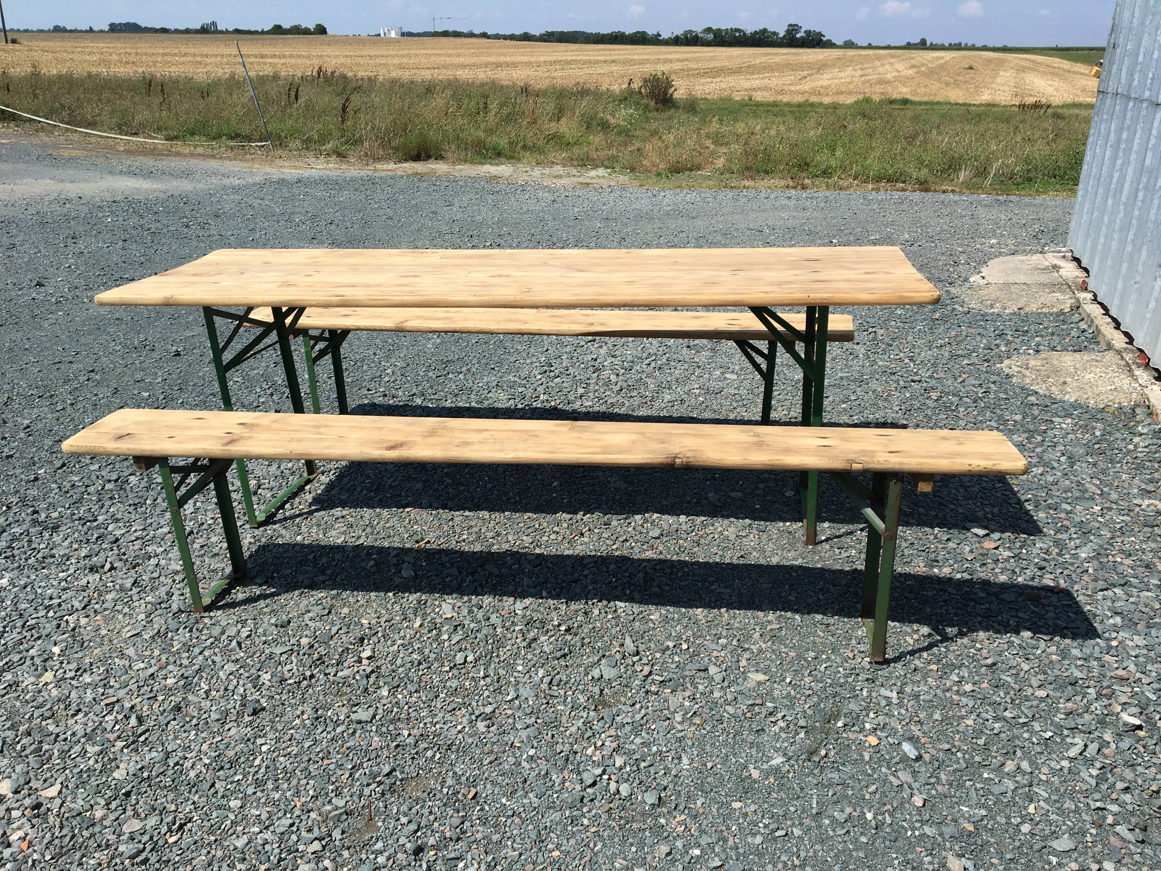 Guinguette table and its 2 benches