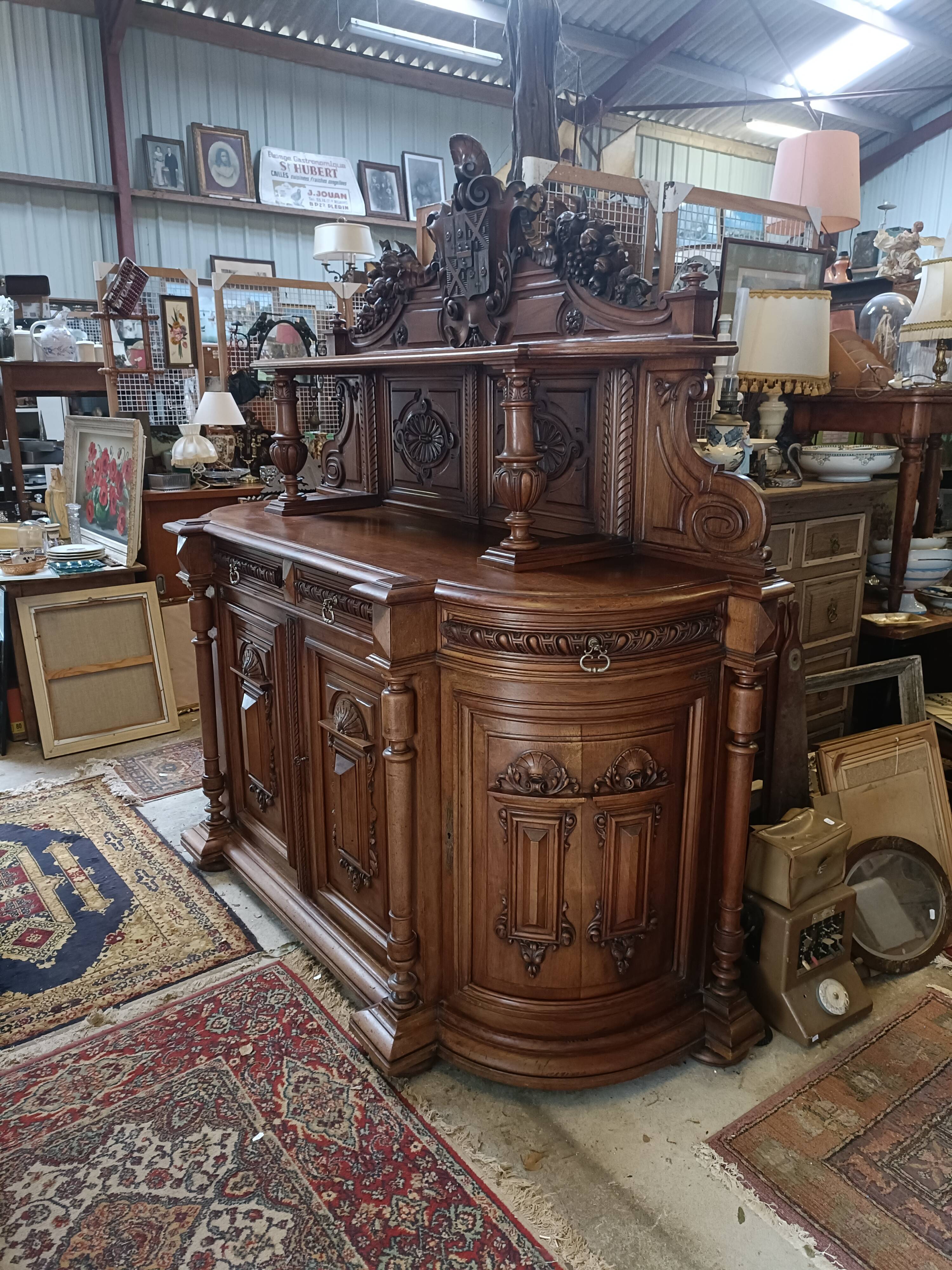 Buffet style Henri II