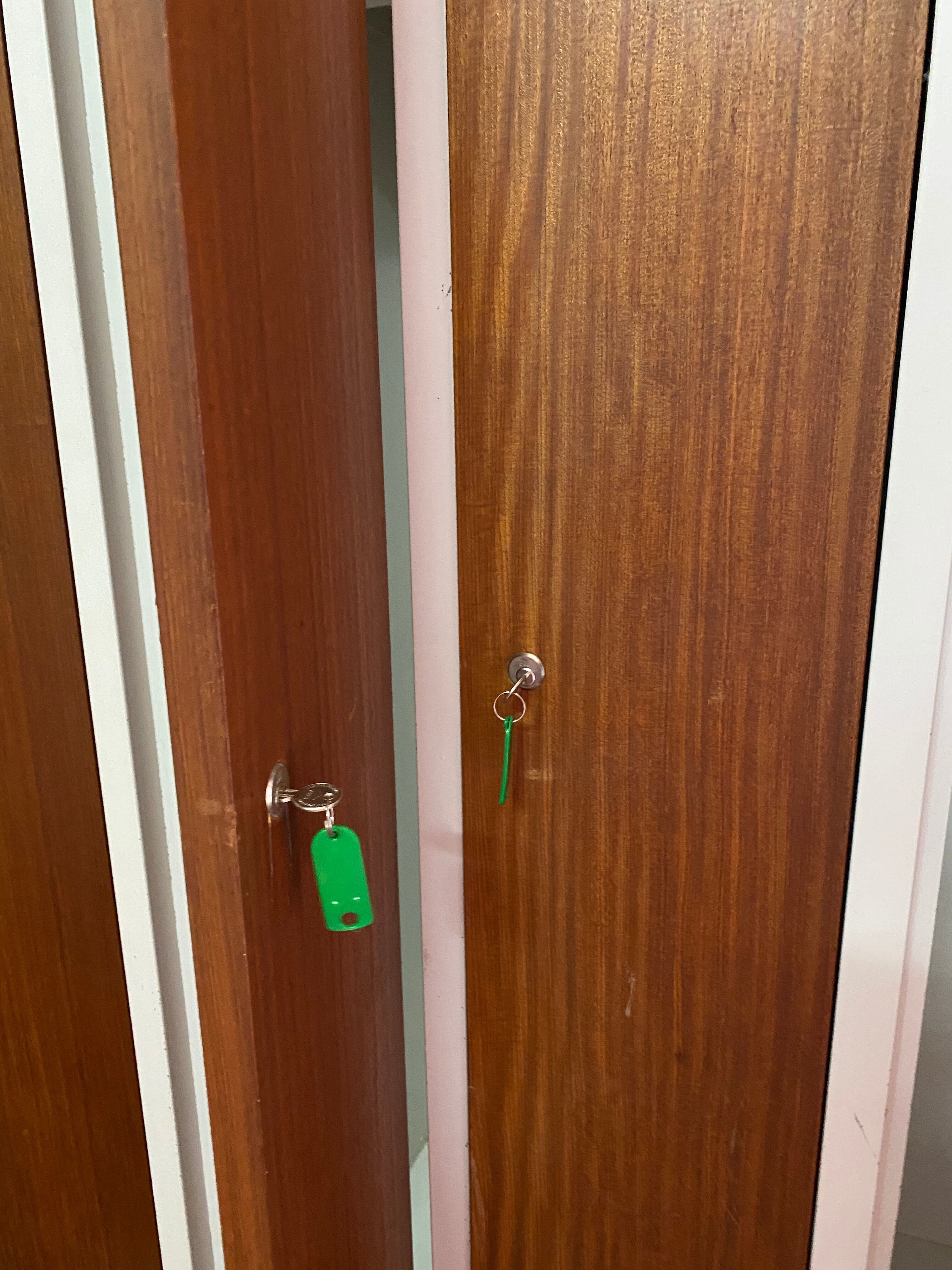 Casiers industriels en teck mi-siècle modernes