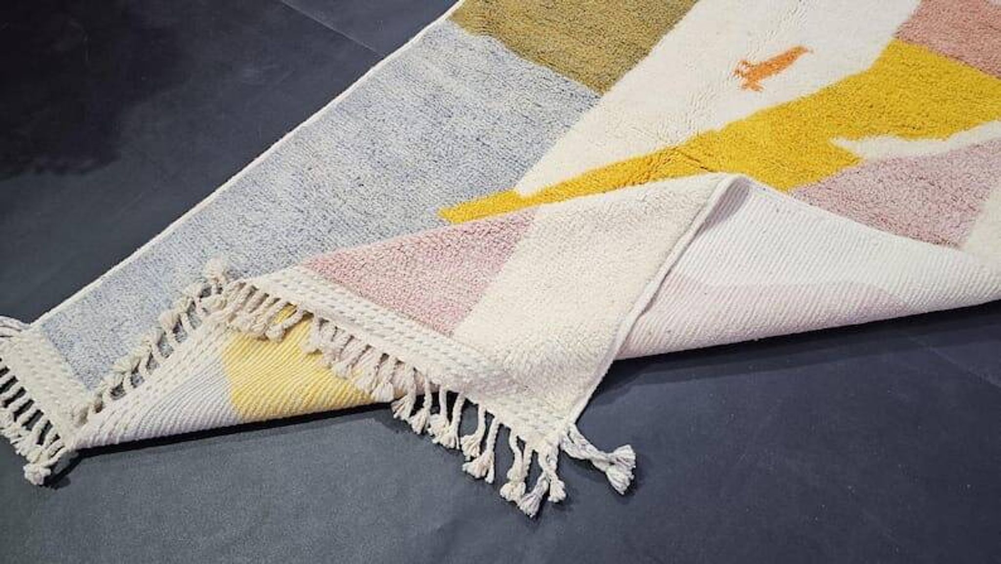 Tapis beni mrirt fait main traditionnelle taille 150 x 250 cm