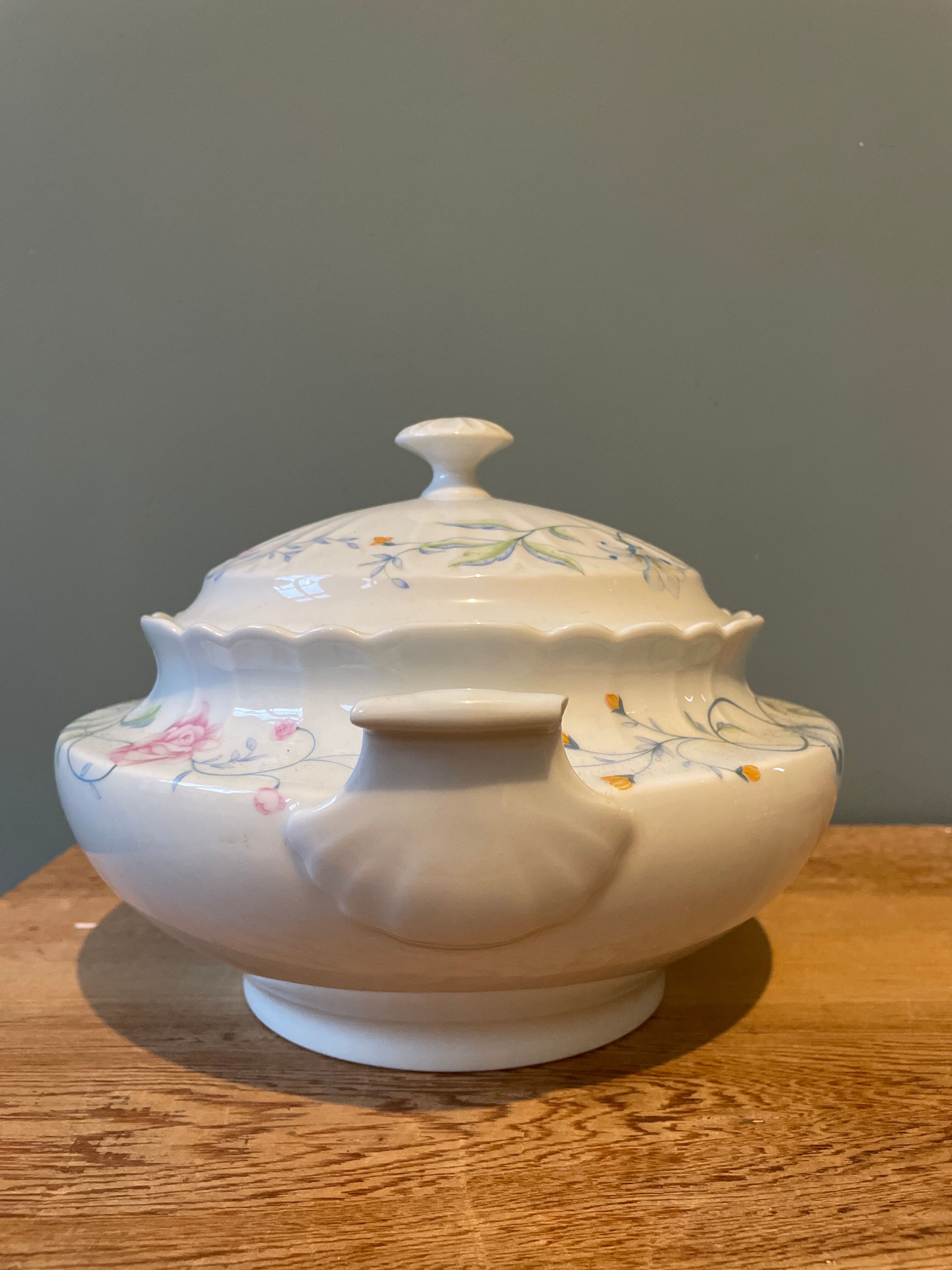 Soupière en porcelaine fine « Laurent », fabrication Italienne