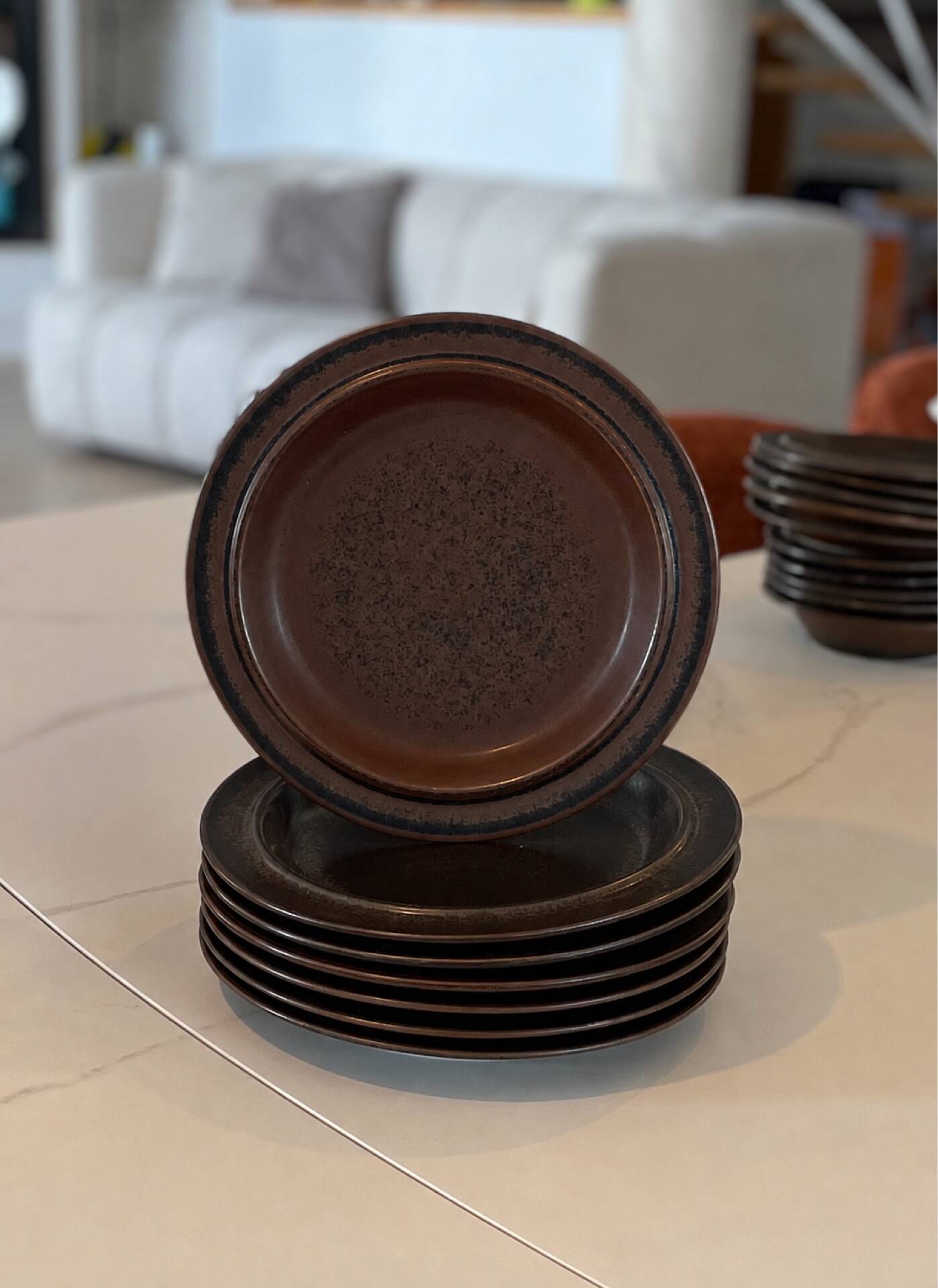 Arabia Ruska 7 grandes assiettes, by Ulla Procopé