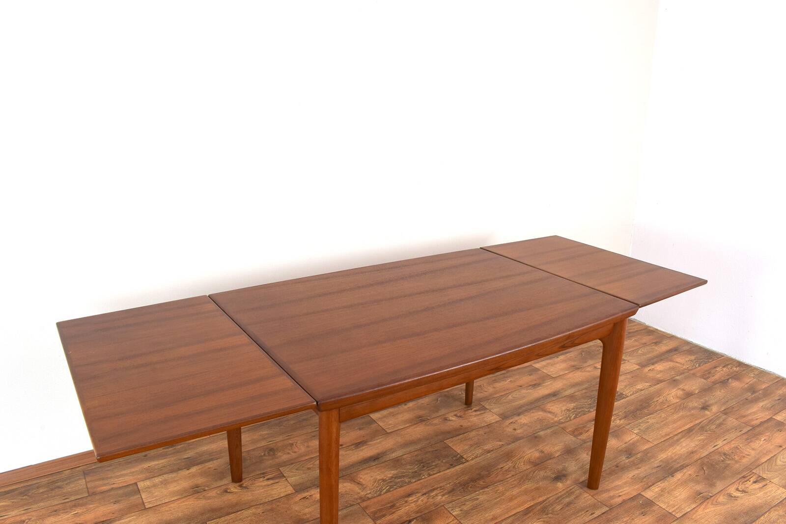 Mid-Century Danish Teak Extendable Dining Table, 1960s.