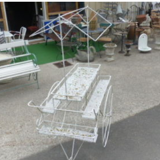 Chariot fleuriste ou bar de jardin en fer perforé