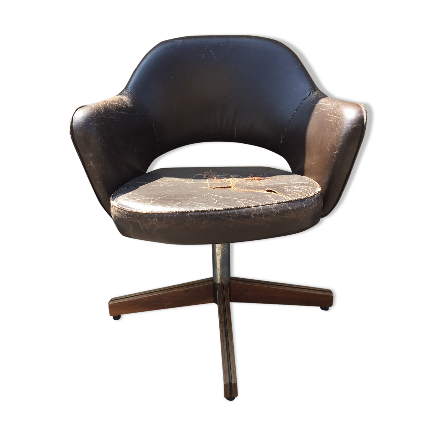 Executive armchair by Eero Saarinen for Knoll