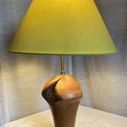 Lampe bois brutaliste vintage 1970-80 forme libre