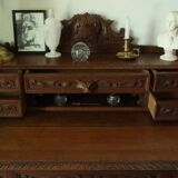 Neo-Renaissance oak cash desk and step