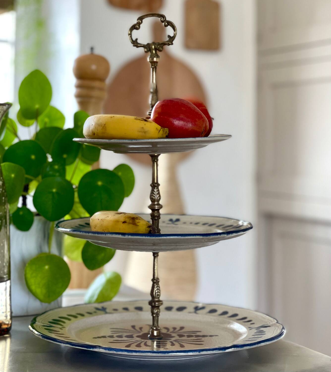 Pornic earthenware display stand.