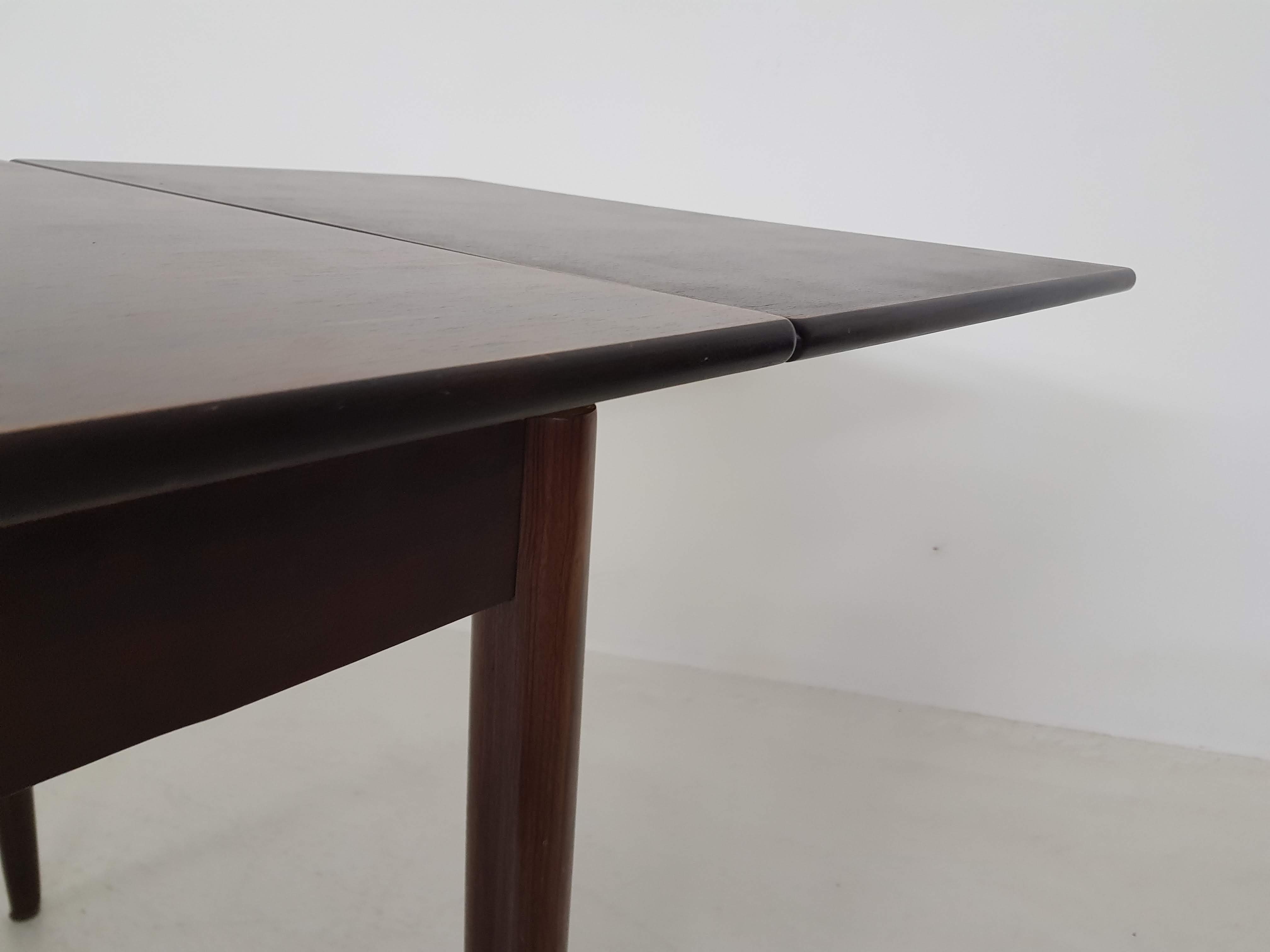 Scandinavian Rosewood extendable dining table