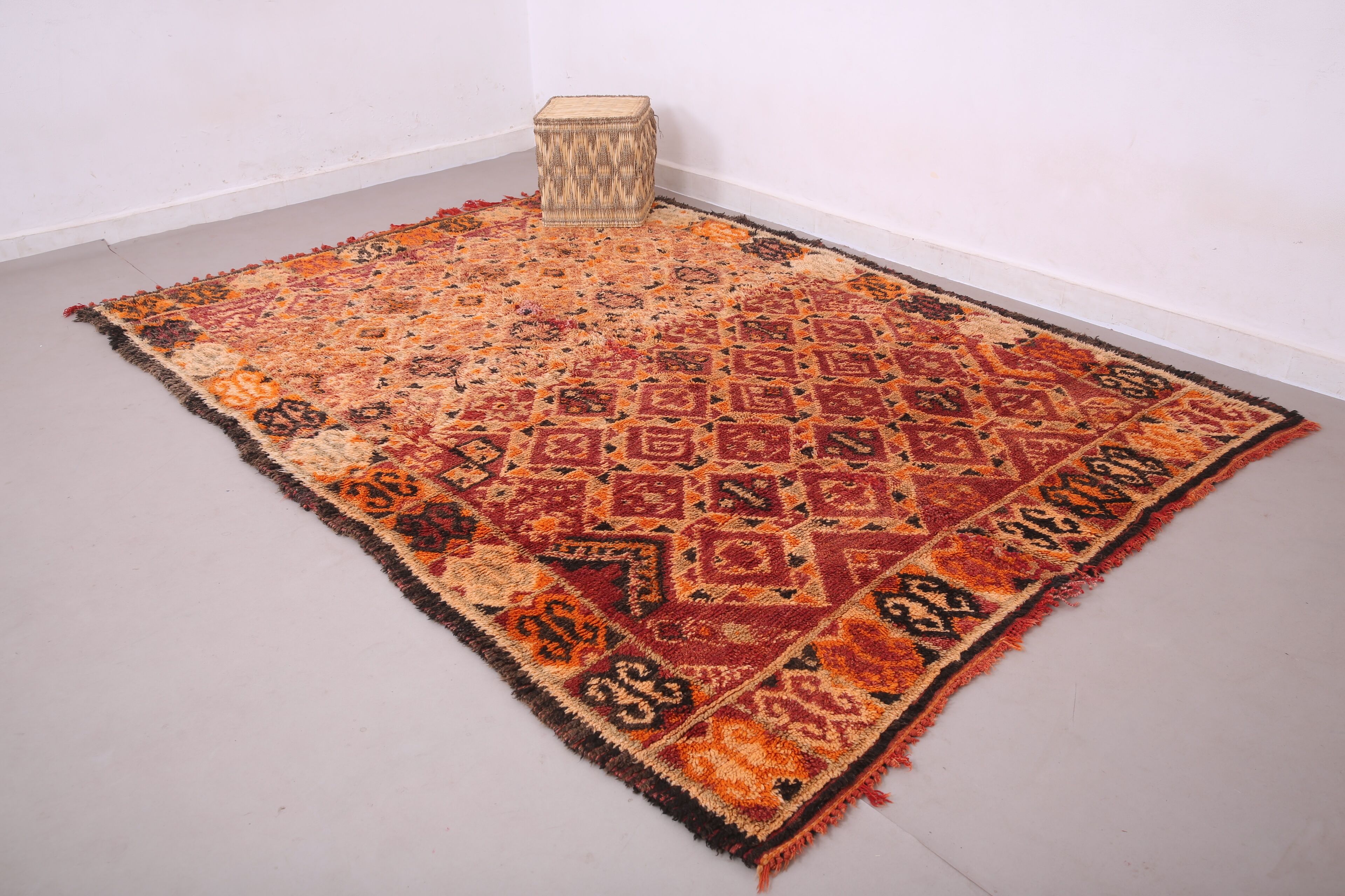 Vintage Moroccan Rug 210 x 286 cm - Antique Berber Rug - Wool Moroccan Rug