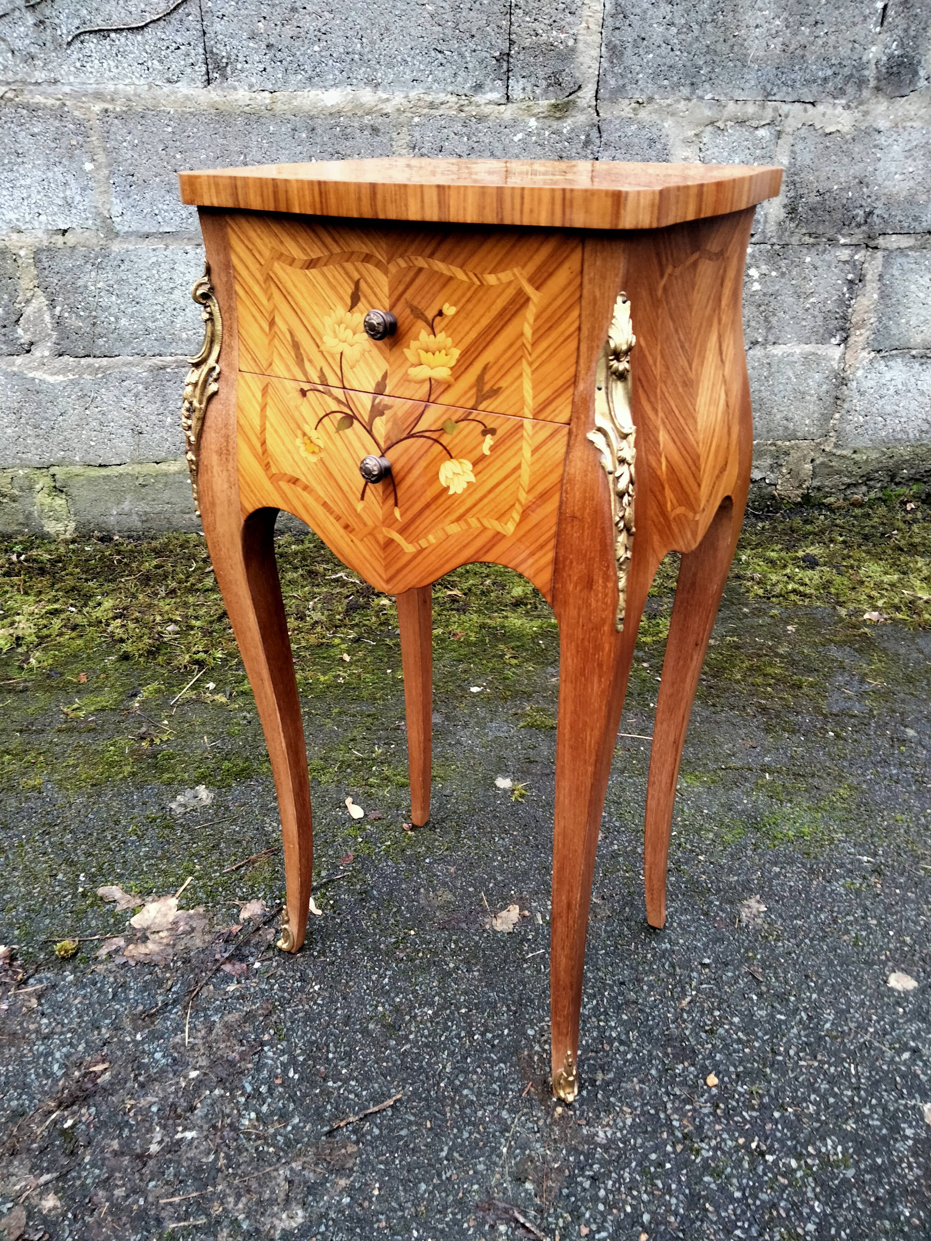 Paire de chevets marqueterie style louis xv