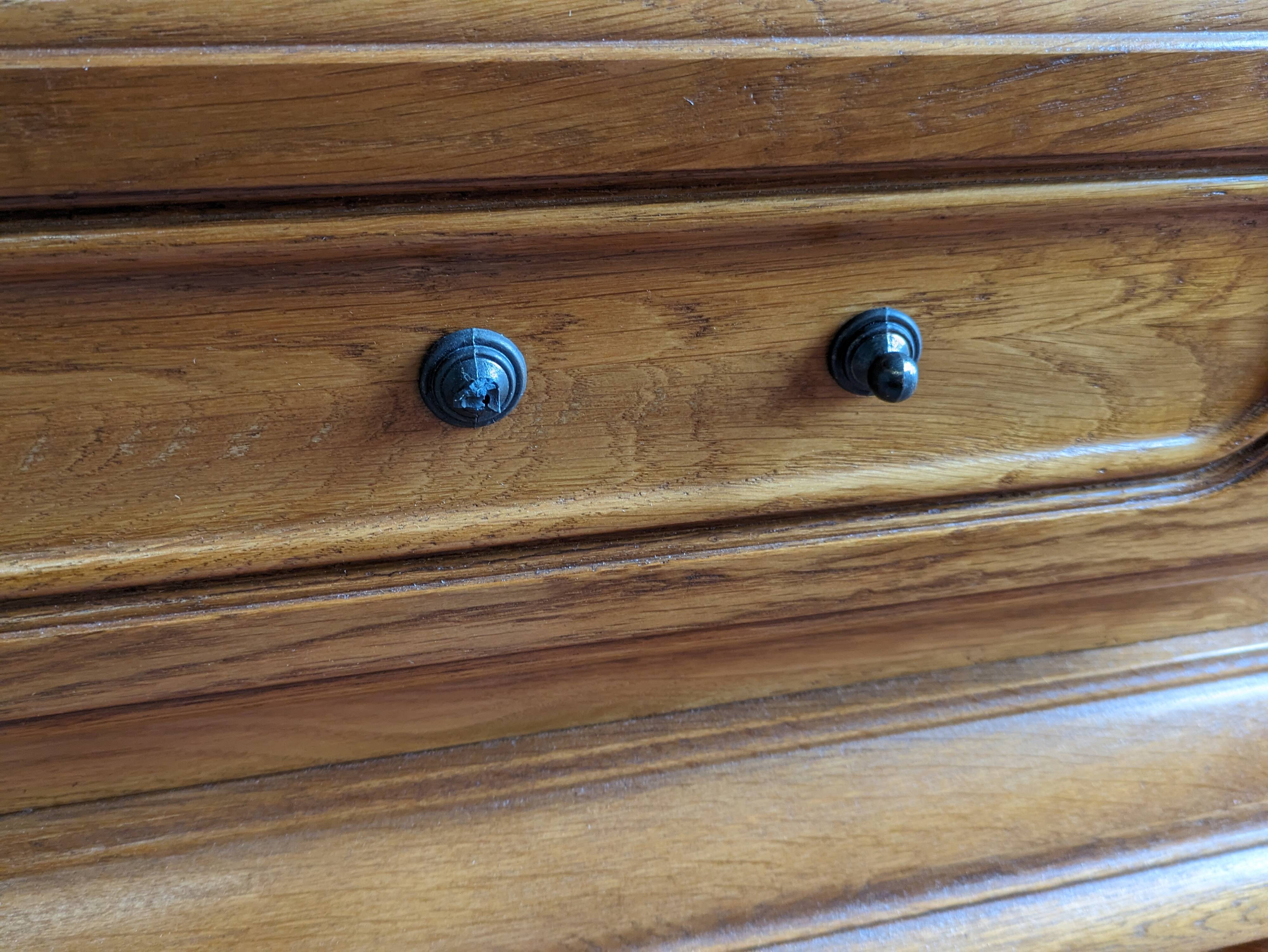 Solid wood chest of drawers
