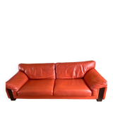 3-seater canapé in tawny leather, Ascot model by Roche Bobois.