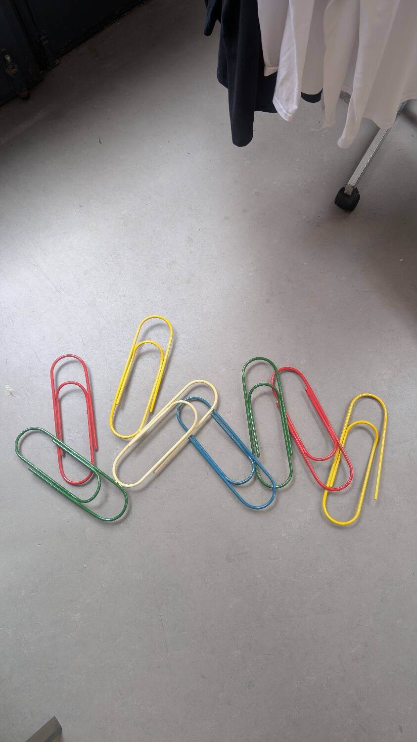 Vintage 80s clip paper wall coat rack