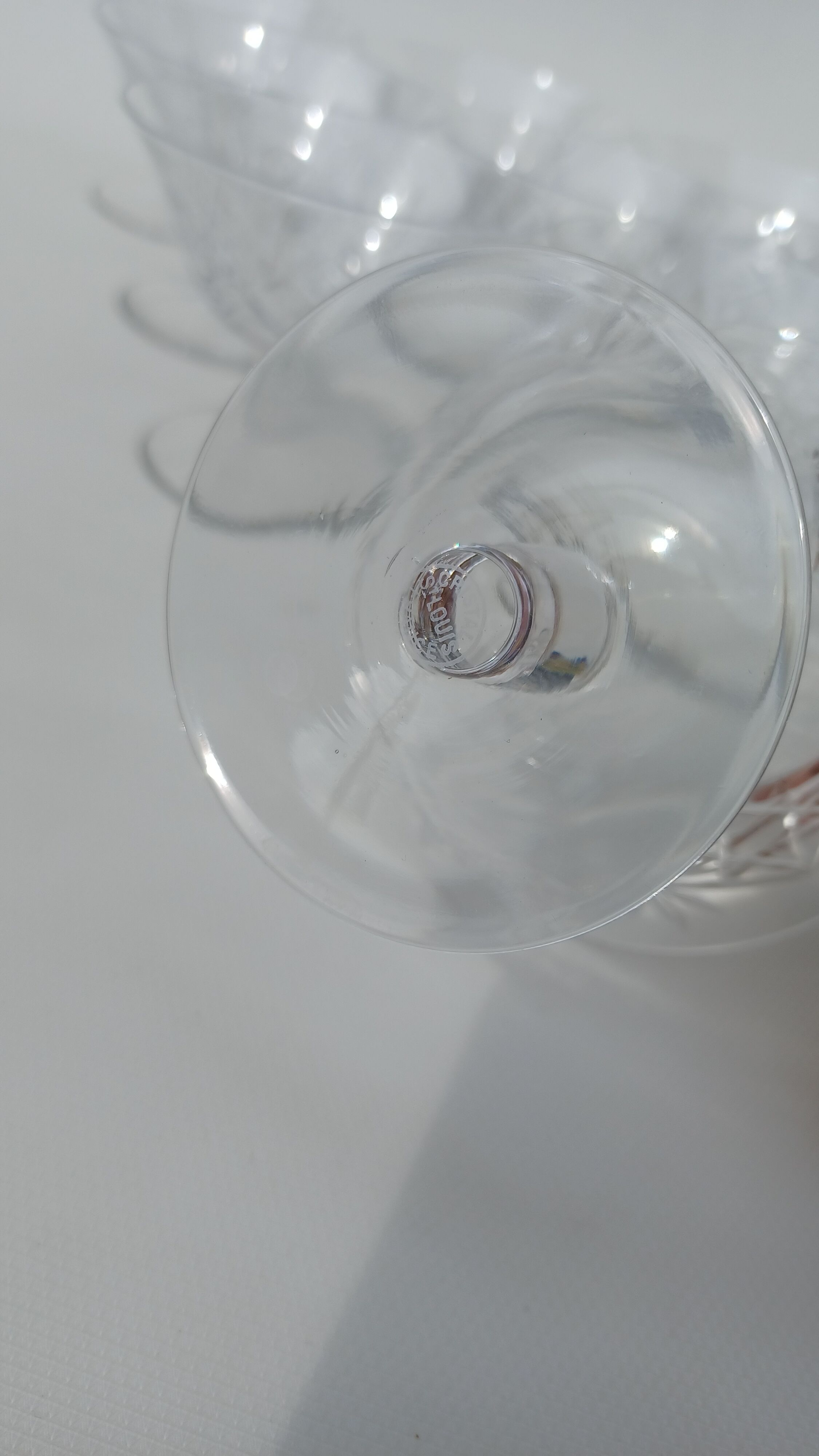 10 crystal champagne glasses from Saint Louis.