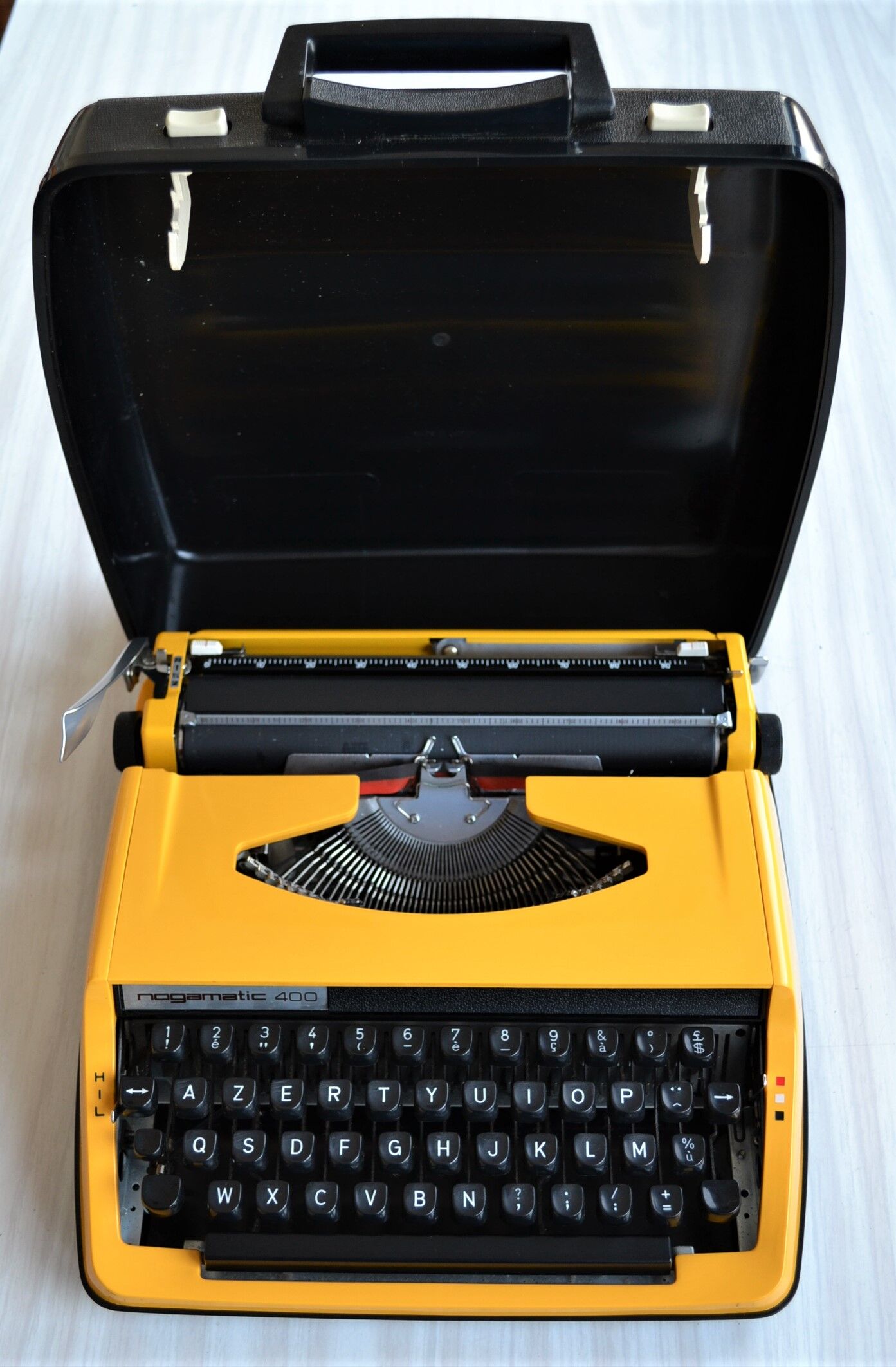 Nogamatic 400 yellow typewriter by Brother, 70s