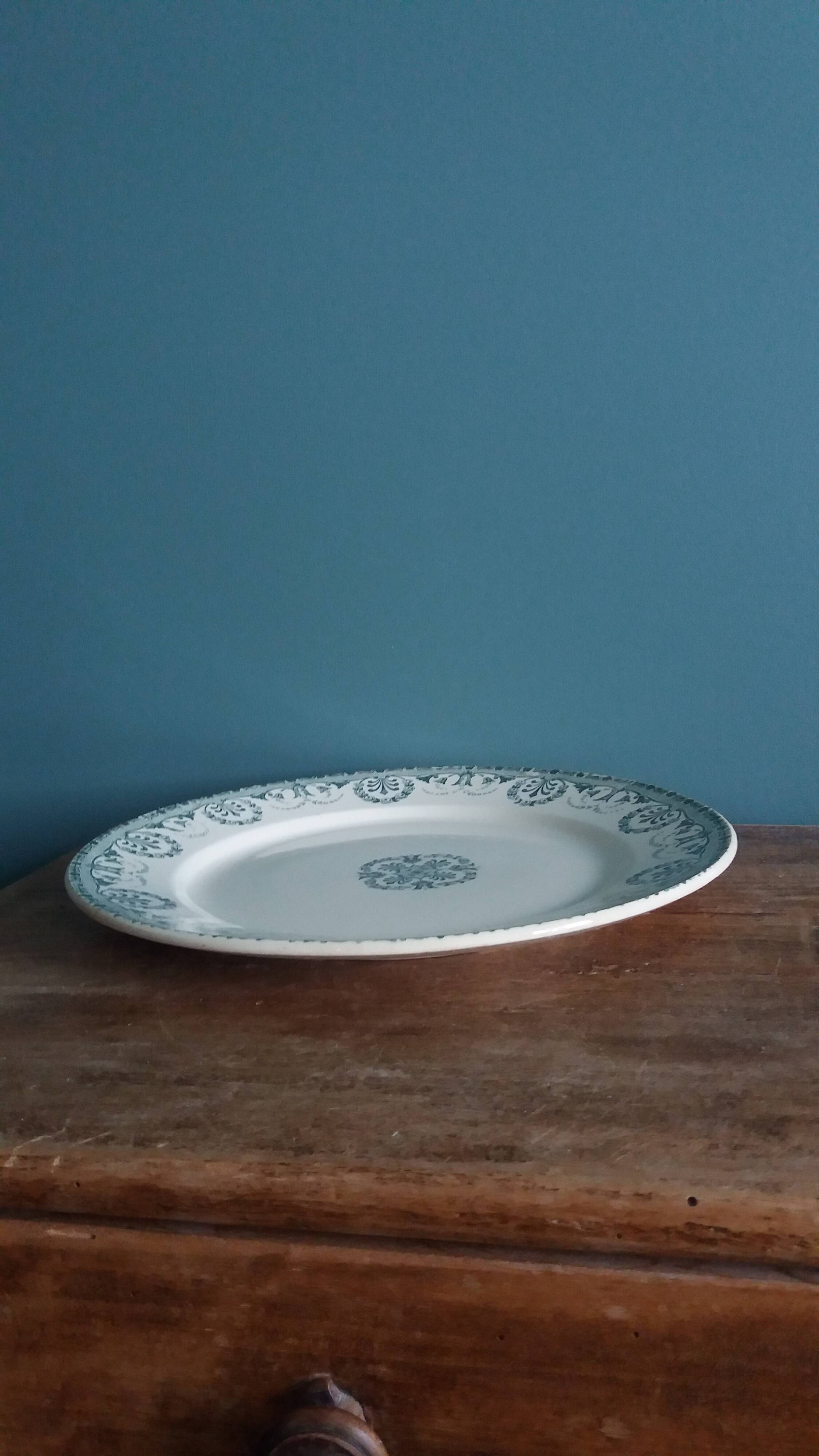 Iron Earth plate Boulenger Choisy-le-Roi, Iena decoration