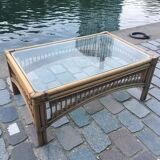 Table basse en rotin et verre