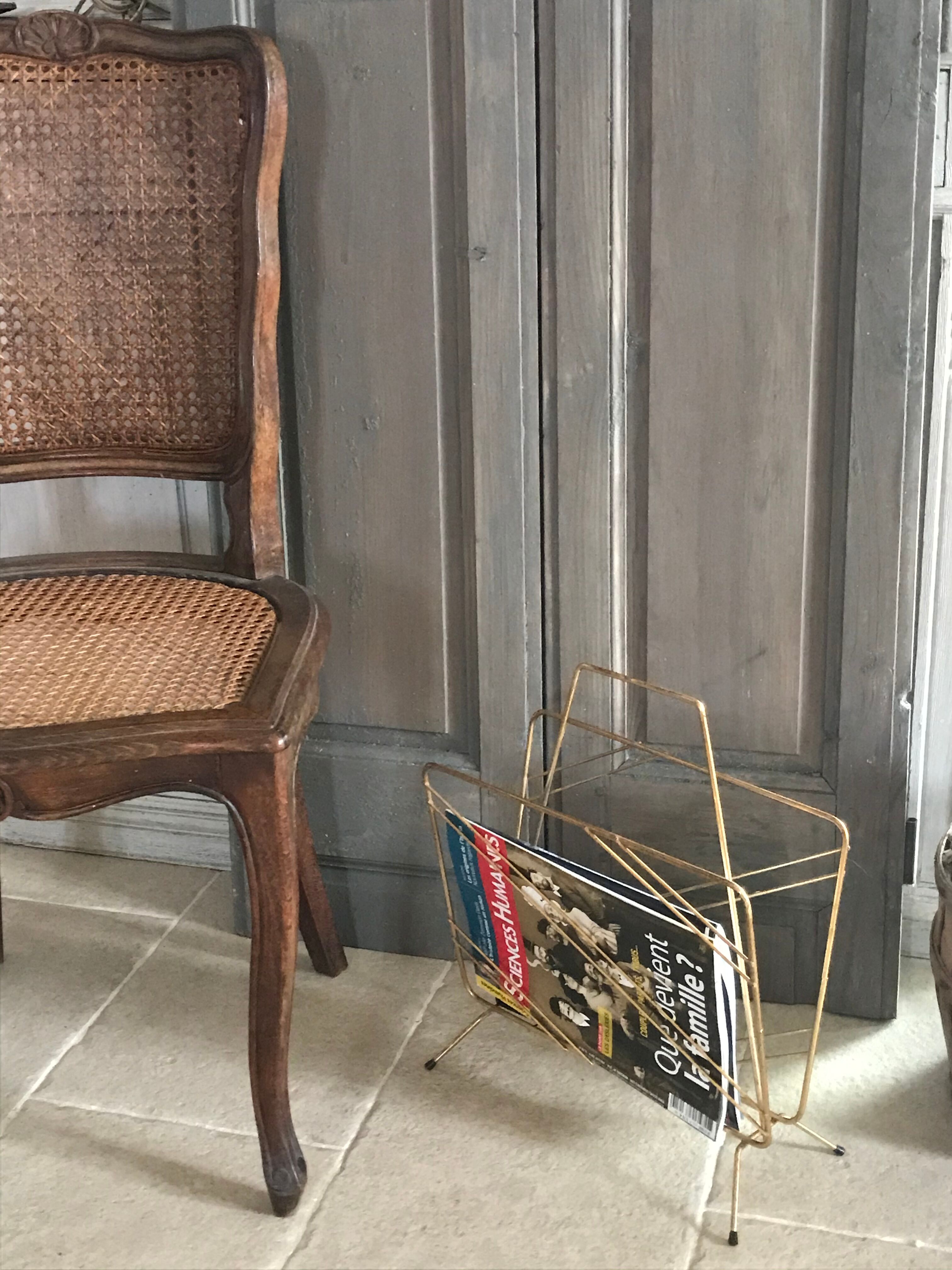 Porte revues en métal doré