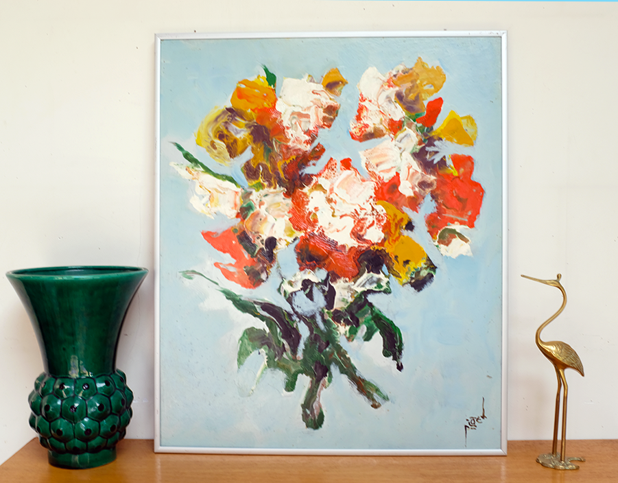 Table The bouquet of flowers