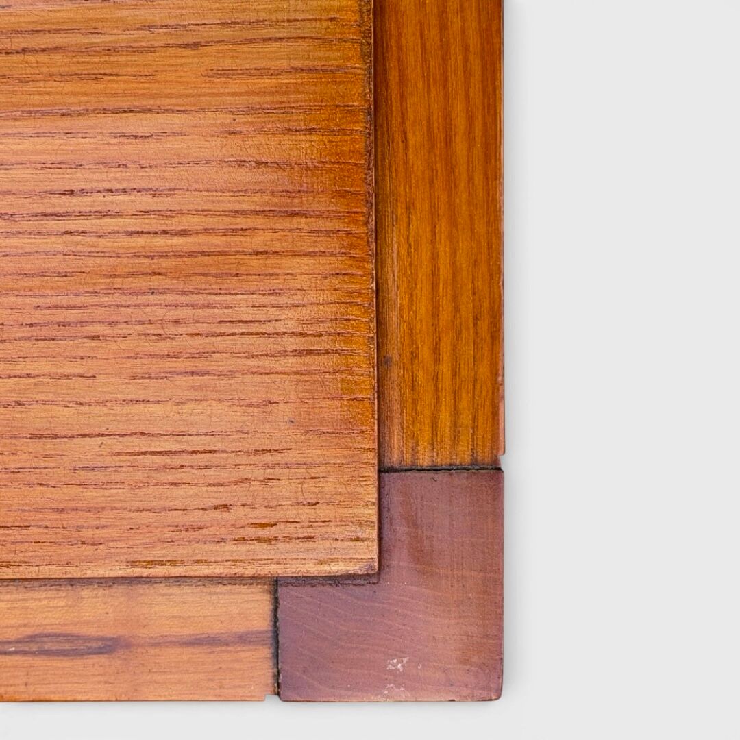 Vintage coffee table in solid elm from the 1970s.