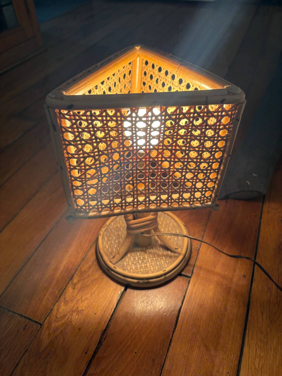 Vintage rattan table lamp 1950-1960 Italian